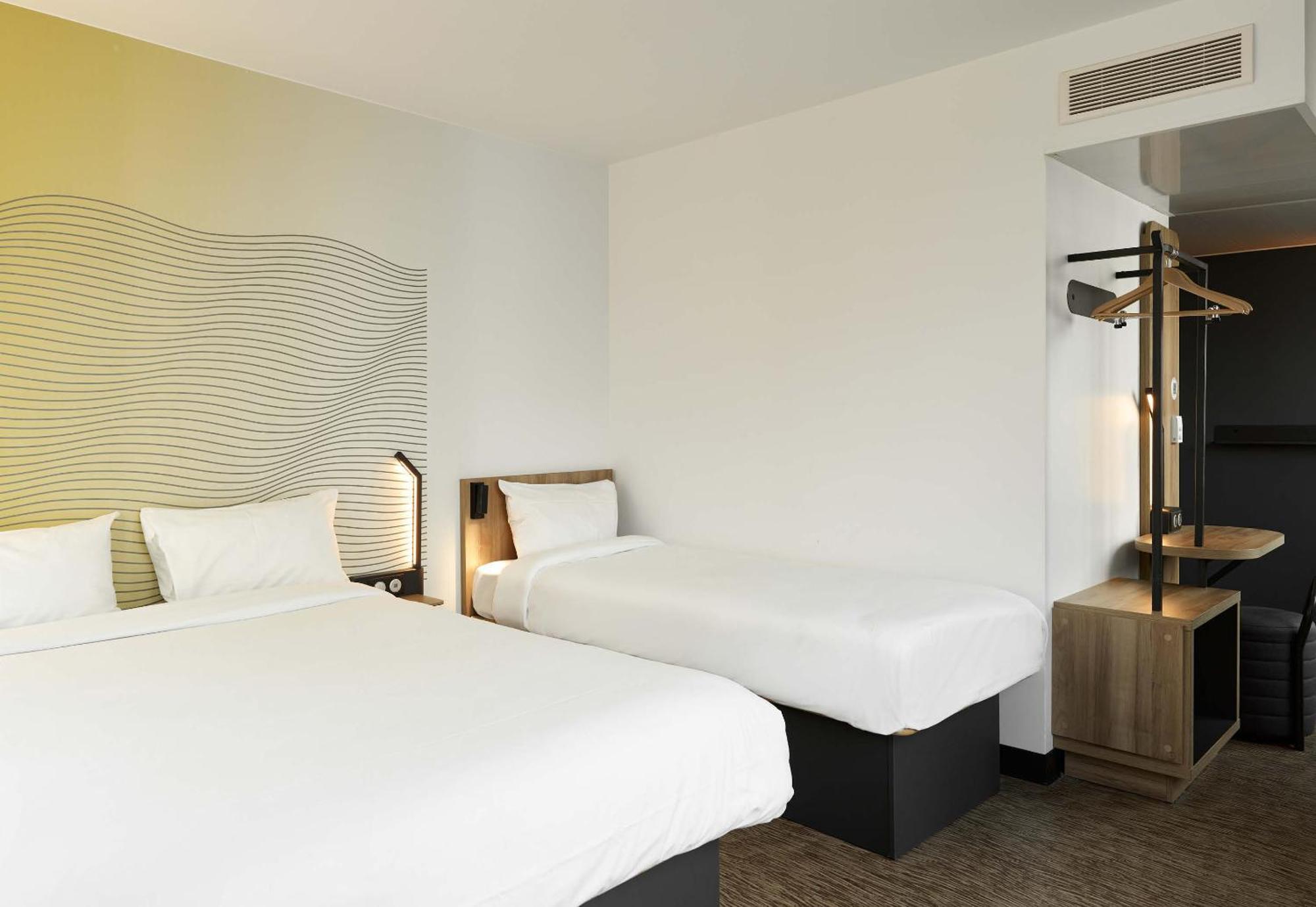 B&B Hotel Massy Gare Tgv Екстериор снимка
