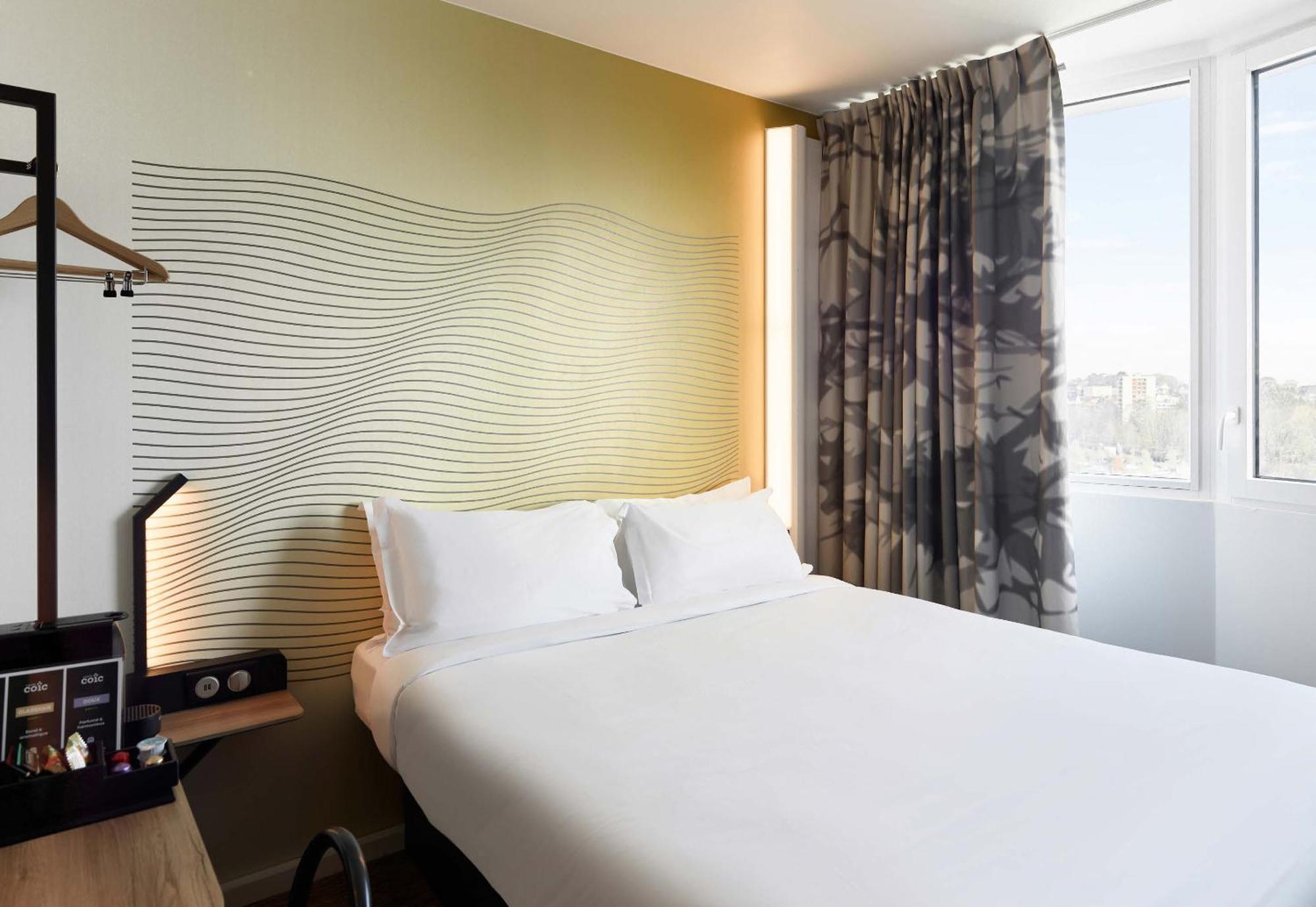 B&B Hotel Massy Gare Tgv Екстериор снимка