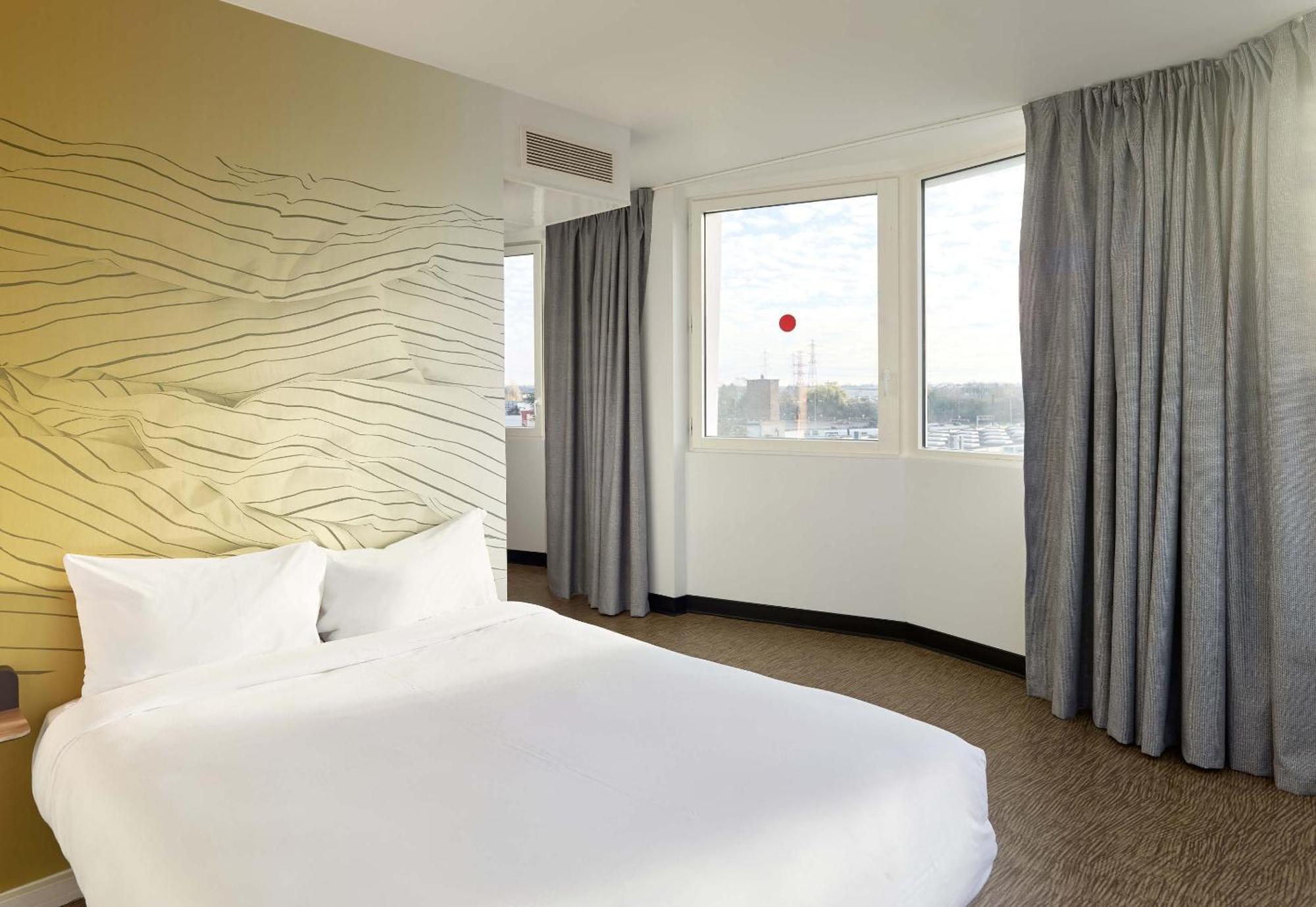 B&B Hotel Massy Gare Tgv Екстериор снимка