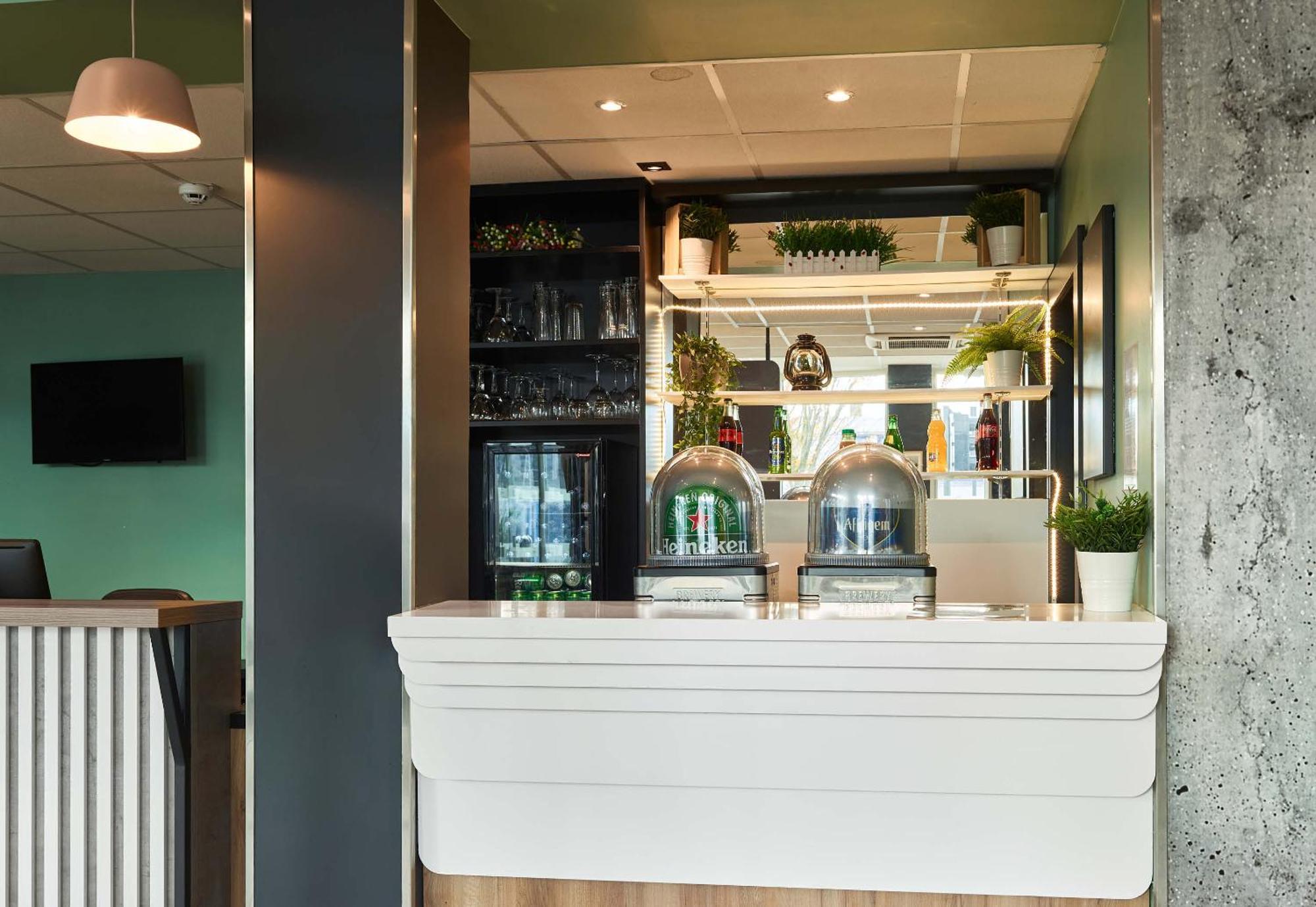 B&B Hotel Massy Gare Tgv Екстериор снимка