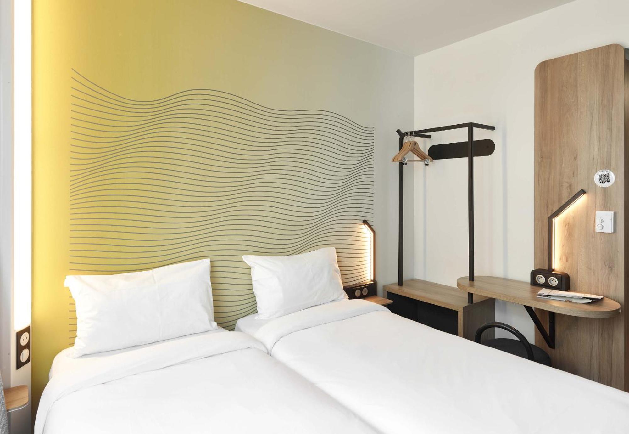 B&B Hotel Massy Gare Tgv Екстериор снимка